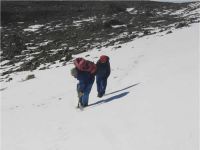 Jim and Jackie traversing a snow patch. (McLeod)