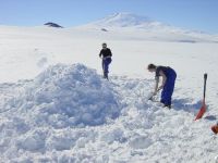 Antarctic Field Training (AFT) – learning how to build an emergency shelter. Image - S. Nakagawa)