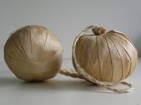 Poi made from raupō leaves. Collection of Mrs K Wood. Image - Sue Scheele